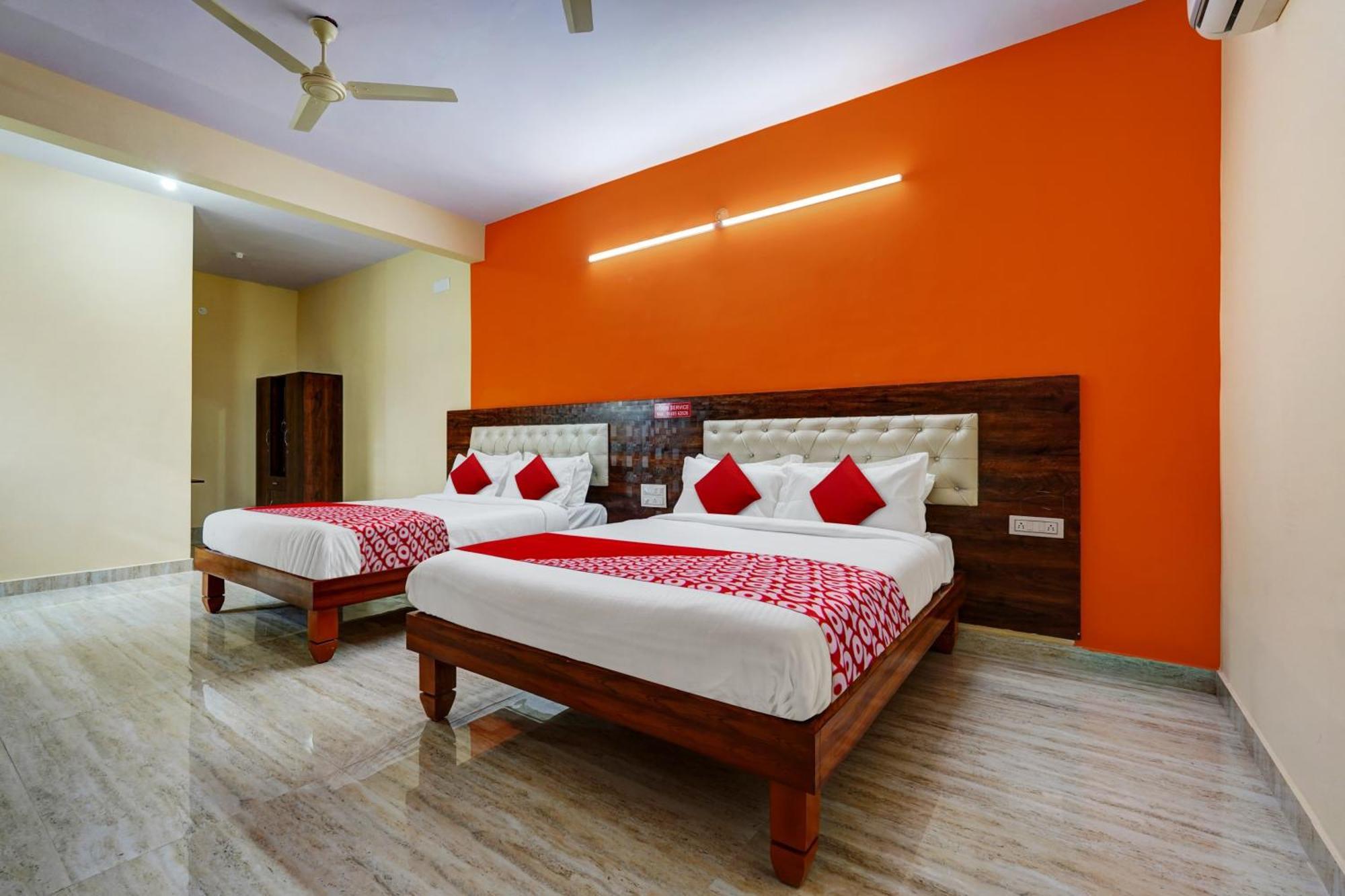 Oyo Flagship Shri Sai Palace Kumbalgod Extérieur photo