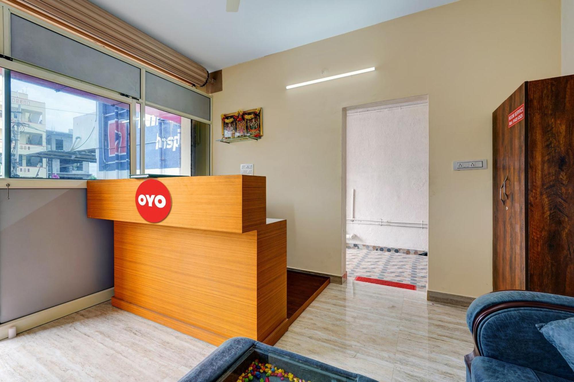 Oyo Flagship Shri Sai Palace Kumbalgod Extérieur photo